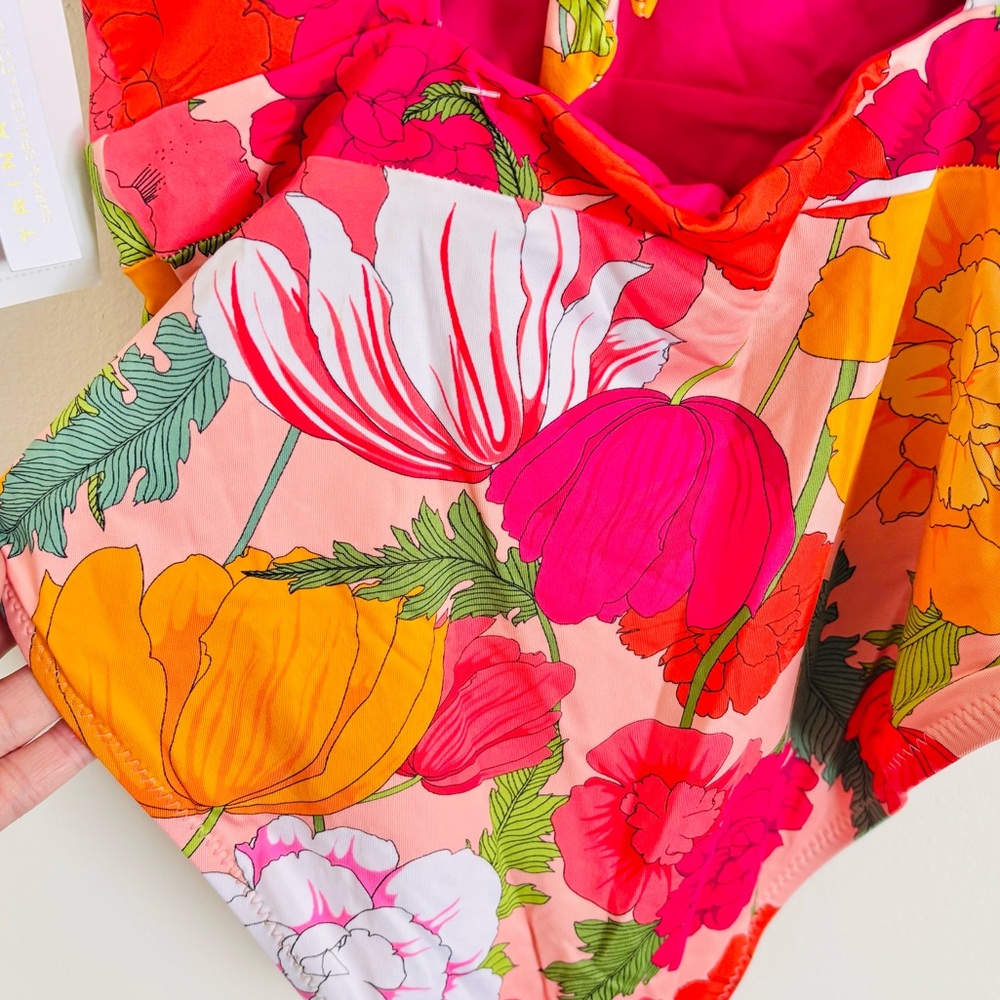 NWT Trina Turk Tie-Back Ruffle One-Piece Swimsuit in Sunny Bloom Floral Print - Picture 4 of 7